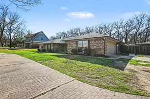 2210 Highlake Dr, Weatherford, TX 76087 - Photo 2