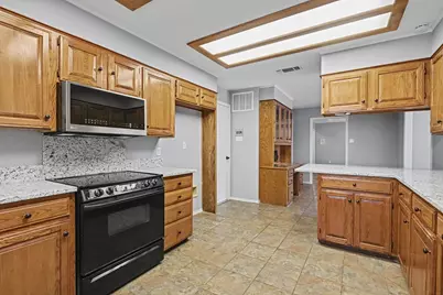 2210 Highlake Drive, Weatherford, TX 76087 - Photo 8