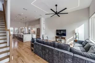 929 Bayonne St, Dallas, TX 75212 - Photo 4