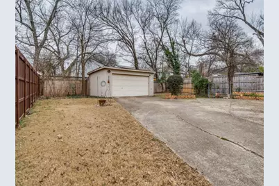 10422 Lake Gardens Drive, Dallas, TX 75218 - Photo 20