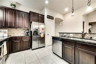 629 Hummingbird Dr, Little Elm, TX 75068 - Photo 6