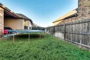 629 Hummingbird Dr, Little Elm, TX 75068 - Photo 18