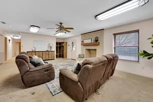 100 Delmore Dr, Hillsboro, TX 76645 - Photo 8