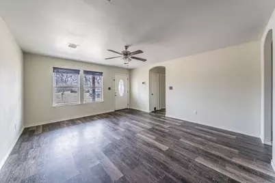 813 Jones Street, Greenville, TX 75401 - Photo 4