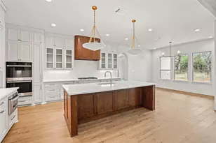 3001 Southern Rise Ct, Granbury, TX 76049 - Photo 12