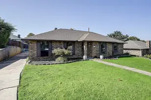 1716 Rosemeade Cir, Carrollton, TX 75007 - Photo 4