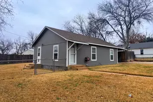 1335 Florea St, Graham, TX 76450 - Photo 12