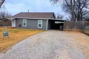 1335 Florea St, Graham, TX 76450 - Photo 14