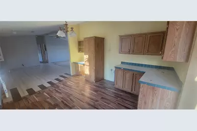 4987 Blue Water Circle, Granbury, TX 76049 - Photo 10