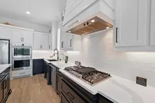 1301 Limestone Ridge Rd, Mansfield, TX 76063 - Photo 10