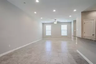 1946 Timber Oaks Dr, Garland, TX 75040 - Photo 4