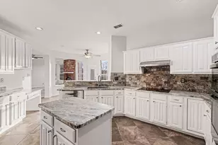 2829 Panorama Dr, Carrollton, TX 75007 - Photo 20