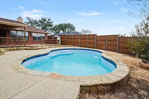 1622 Autumn Breeze Ln, Lewisville, TX 75077 - Photo 2