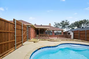 1622 Autumn Breeze Ln, Lewisville, TX 75077 - Photo 32