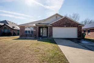 1405 Julie St, Seagoville, TX 75159 - Photo 2