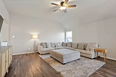 10329 Kingspoint Boulevard, Fort Worth, TX 76140 - Photo 6