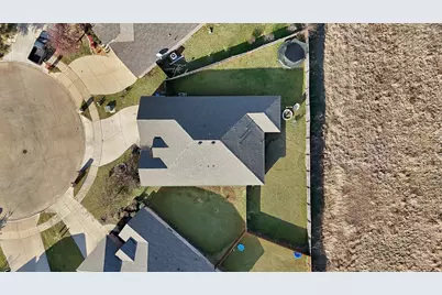 10329 Kingspoint Boulevard, Fort Worth, TX 76140 - Photo 8