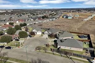 10329 Kingspoint Blvd, Fort Worth, TX 76140 - Photo 28