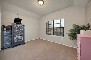 10329 Kingspoint Blvd, Fort Worth, TX 76140 - Photo 22