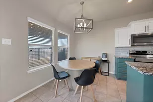 10329 Kingspoint Blvd, Fort Worth, TX 76140 - Photo 10