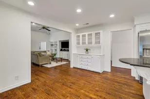 9009 Windy Crest Dr, Dallas, TX 75243 - Photo 14