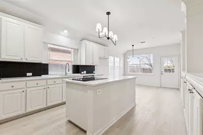 6405 Greenbriar Lane, Fort Worth, TX 76132 - Photo 8