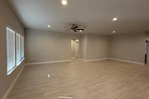 4131 Cornerstone Cir, Granbury, TX 76048 - Photo 4