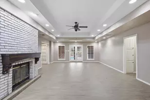 6606 Canalview Dr, Arlington, TX 76016 - Photo 8
