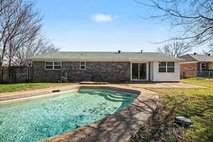 125 Roundtree Dr, Crowley, TX 76036 - Photo 20