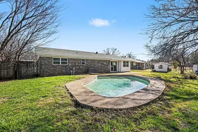 125 Roundtree Drive, Crowley, TX 76036 - Photo 22