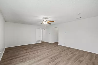 125 Roundtree Drive, Crowley, TX 76036 - Photo 6