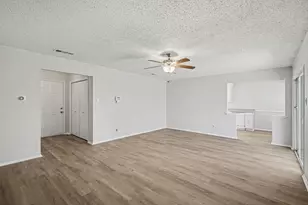 125 Roundtree Dr, Crowley, TX 76036 - Photo 4