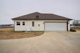 6031 County Rd 401, Grandview, TX 76050 - Photo 22