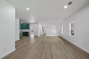 2916 Travis Ave, Fort Worth, TX 76110 - Photo 2