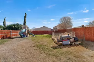 1113 Highland Station Dr, Saginaw, TX 76131 - Photo 36