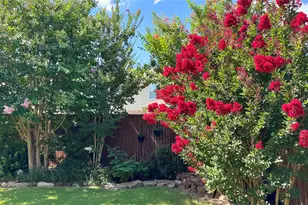 3916 Brook Wood Dr, McKinney, TX 75071 - Photo 4