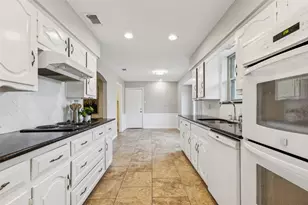 133 N Crestwood Blvd, DeSoto, TX 75115 - Photo 8