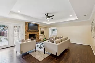 133 N Crestwood Blvd, DeSoto, TX 75115 - Photo 4