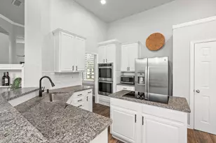 2905 Broadmoor Ln, Flower Mound, TX 75022 - Photo 12