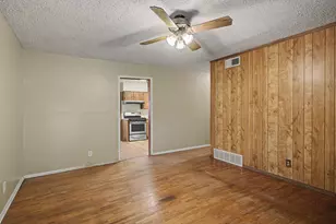 1921 Meadow Ln, Arlington, TX 76010 - Photo 10