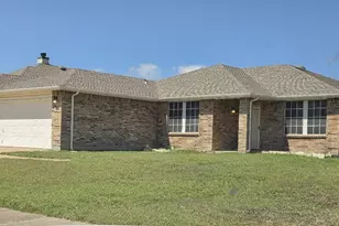 1428 Erin Dr, Burleson, TX 76028 - Photo 2