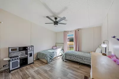 1618 Lands End Street, Granbury, TX 76048 - Photo 18