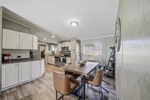 1618 Lands End St, Granbury, TX 76048 - Photo 10