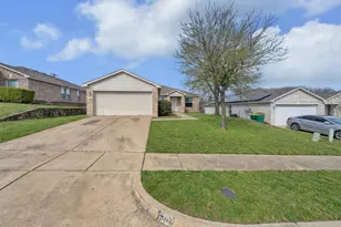 1307 Hayes St, Cedar Hill, TX 75104 - Photo 2