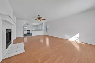 1307 Hayes St, Cedar Hill, TX 75104 - Photo 4