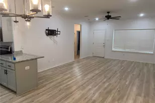 201 E 6th St, McGregor, TX 76657 - Photo 4