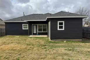 201 E 6th St, McGregor, TX 76657 - Photo 18