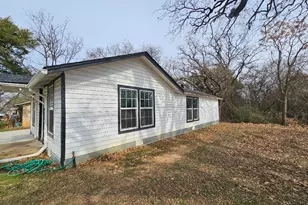 207 Pine St, Keene, TX 76059 - Photo 12