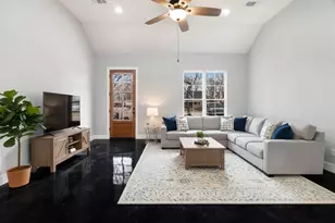 535 E Fairview St, Blossom, TX 75416 - Photo 4