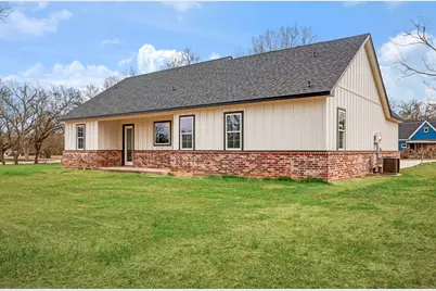 535 E Fairview St, Blossom, TX 75416 - Photo 20